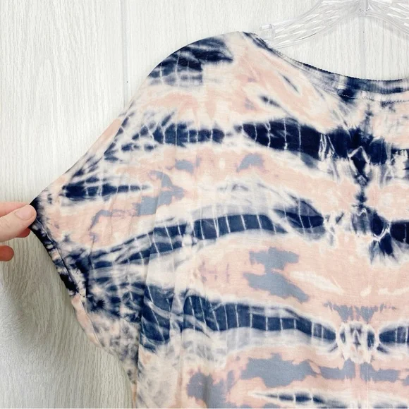 Young Fabulous & Broke | Pink & Navy Blue Tie Dye V-Neck Short Sleeve Size Large - Picture 10 of 12